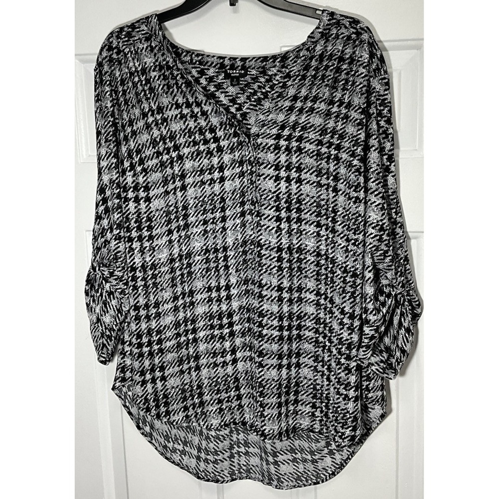 Torrid Gray & Black Houndstooth Blouse - Size 4X
